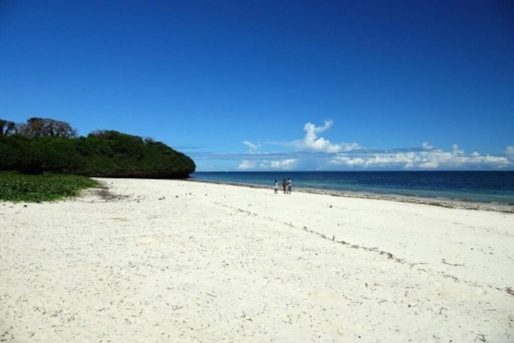 Cowrie Beach Haven Studio Apartamento Mombasa Exterior foto