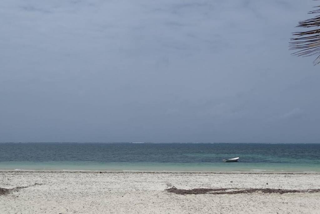 Cowrie Beach Haven Studio Apartamento Mombasa Exterior foto